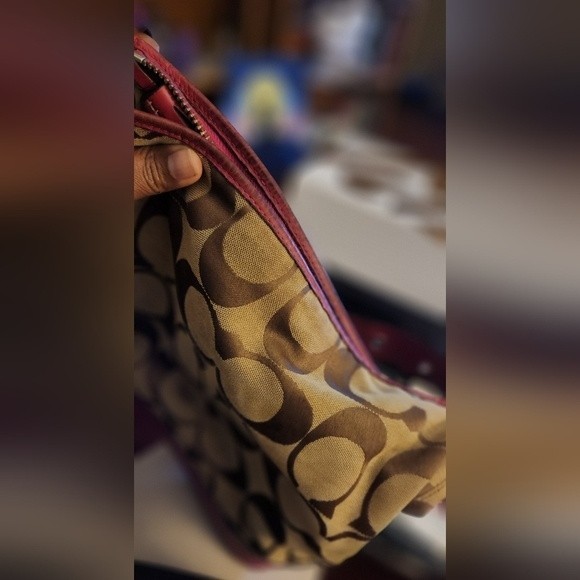 💝2/$30 Authentic Coach®️ Legacy Signature Crossbody Duffle 👜 - Picture 6 of 16